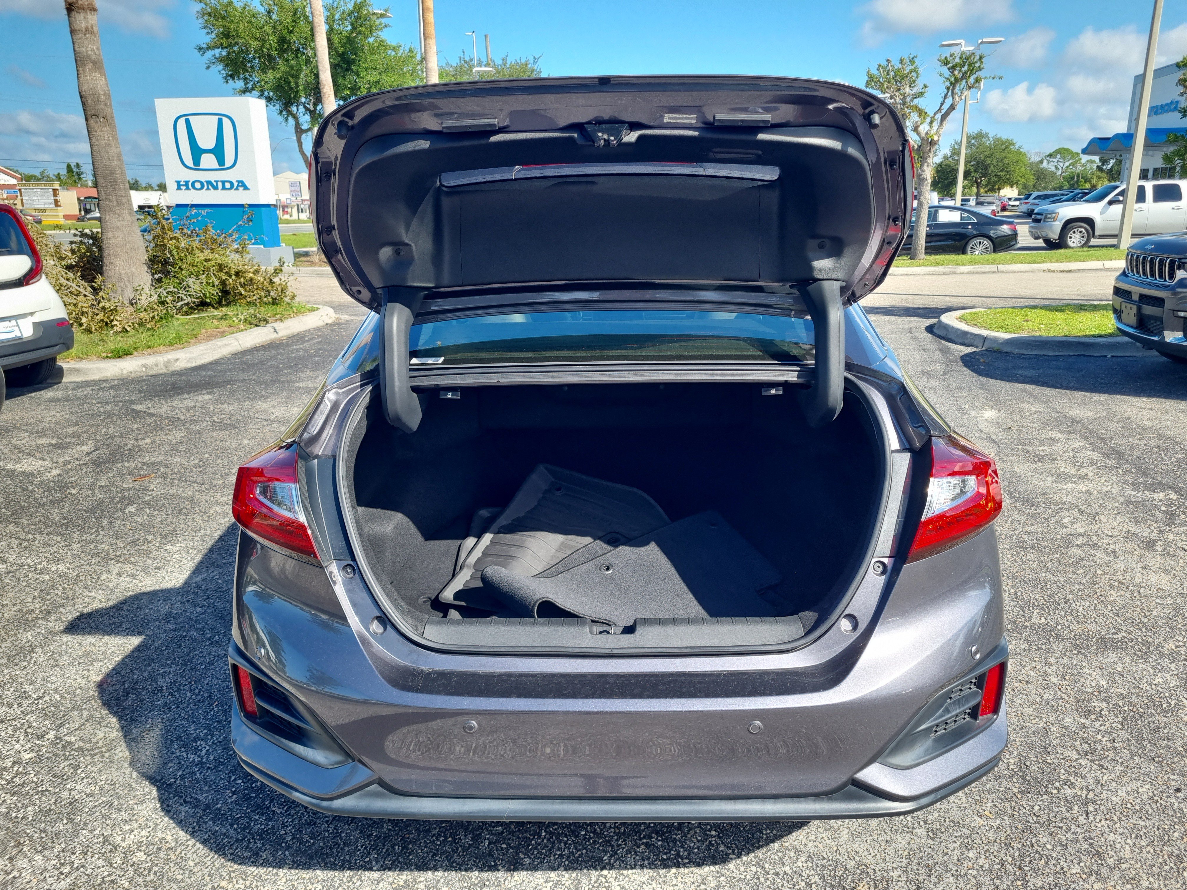 Used 2018 Honda Clarity Touring image 12