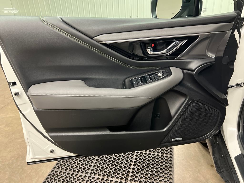 Used 2025 Subaru Outback Onyx Edition image 14