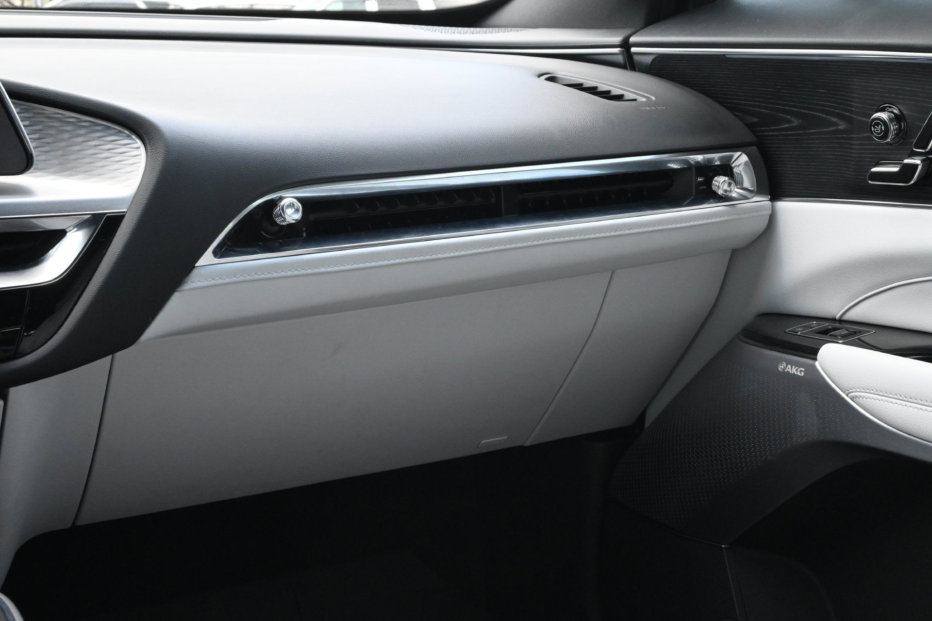 Certified 2024 Cadillac Lyriq Luxury w/ LPO, Floor Liner Package AWD/4WD image 8