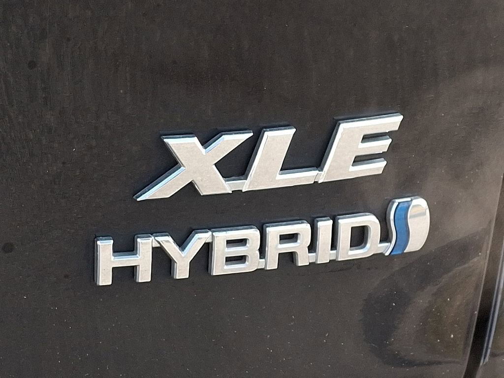 Used 2023 Toyota RAV4 XLE image 32