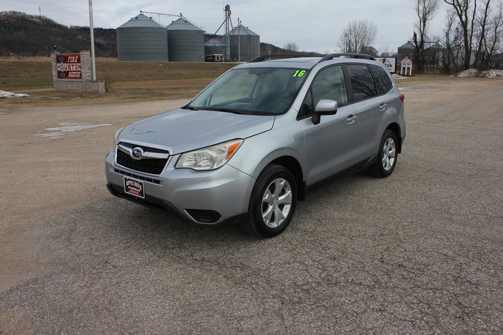 Used 2016 Subaru Forester 2.5i Premium w/ All-Weather Package AWD/4WD image 1