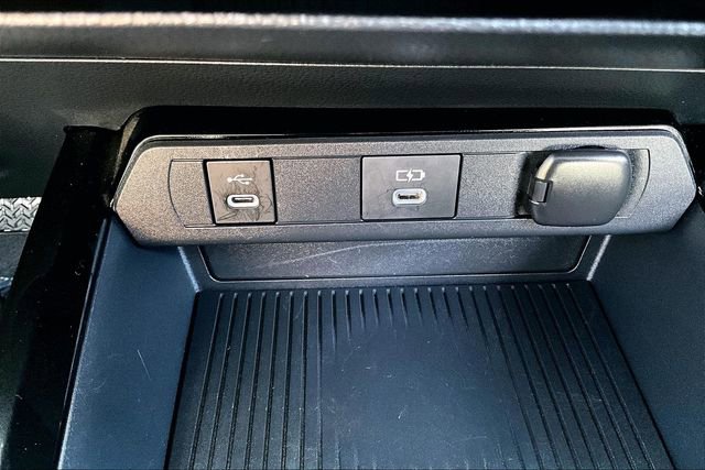 Used 2025 Toyota Prius LE image 15