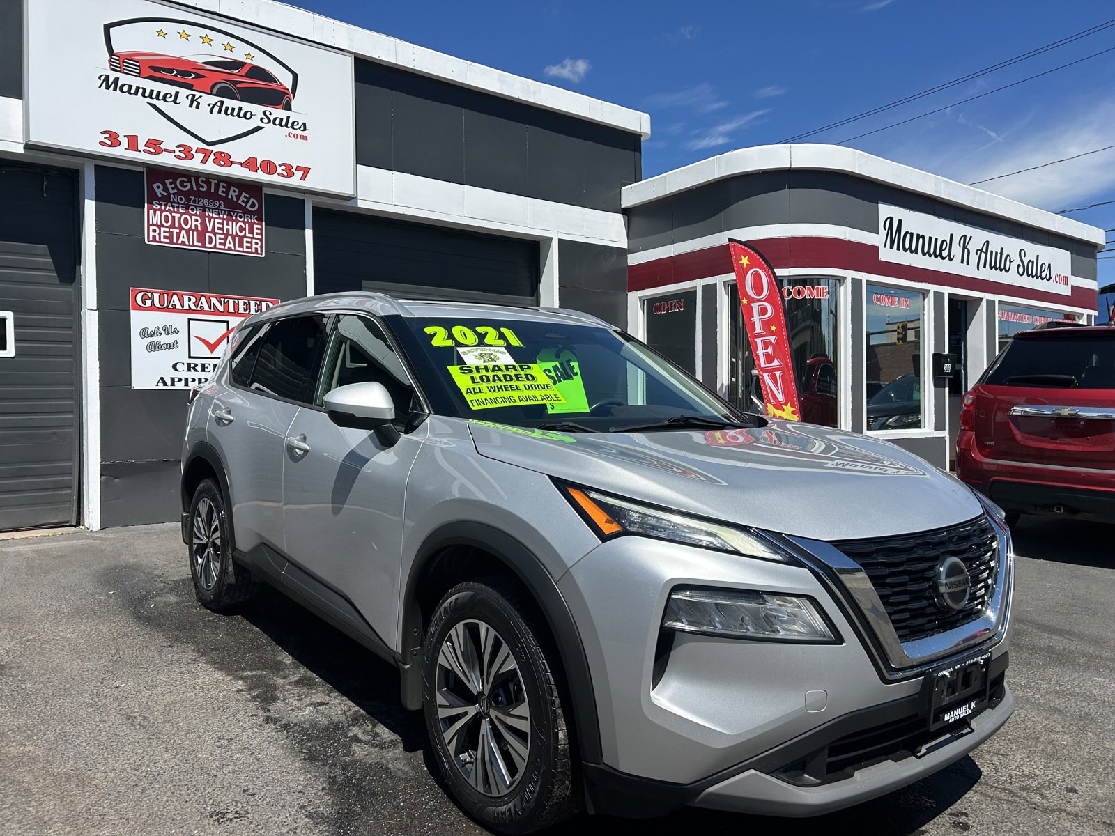 Used 2021 Nissan Rogue SV w/ Premium Package image 1