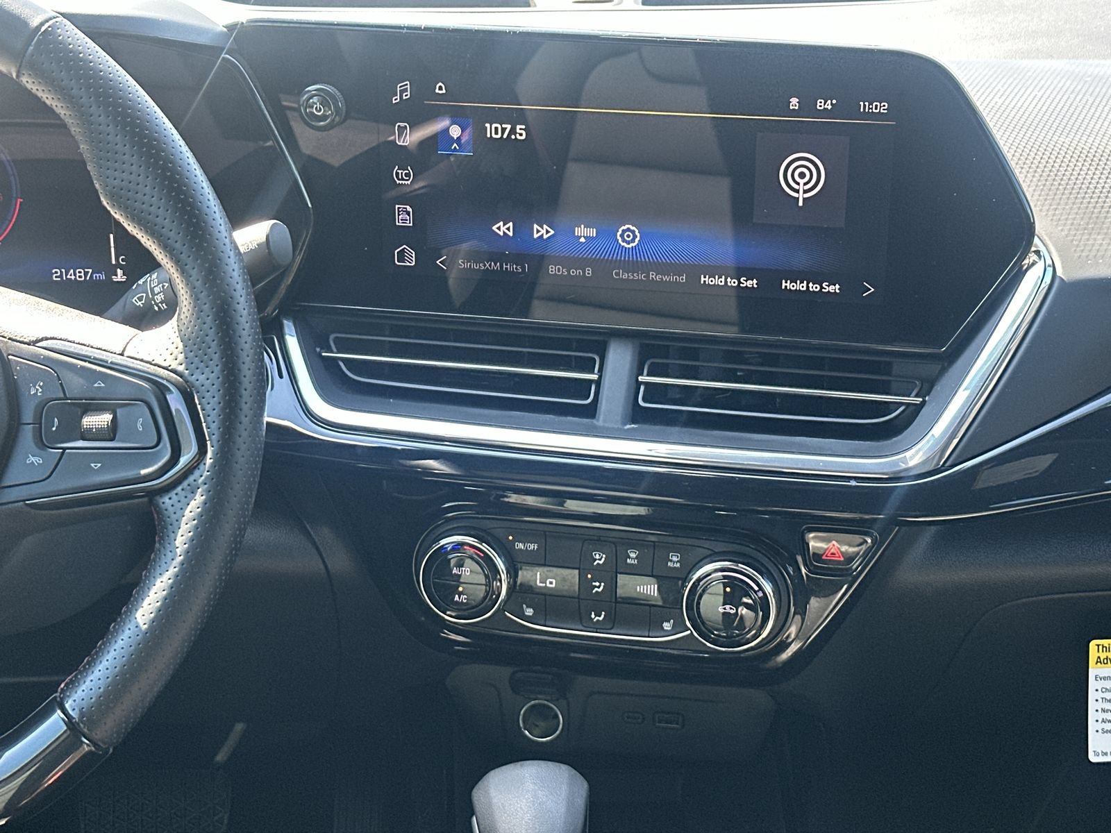 Used 2025 Chevrolet Trax RS w/ Sunroof Package FWD image 25