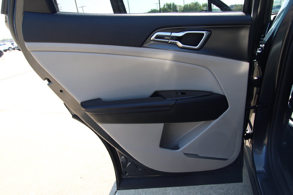 Used 2023 Kia Sportage EX FWD image 39