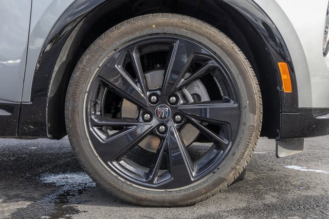 Certified 2025 Buick Envision Sport Touring image 12