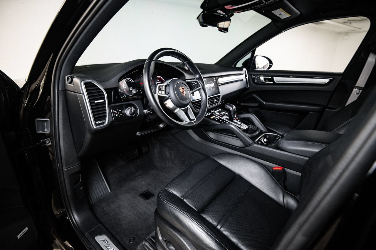 Used 2023 Porsche Cayenne Platinum Edition AWD/4WD image 4
