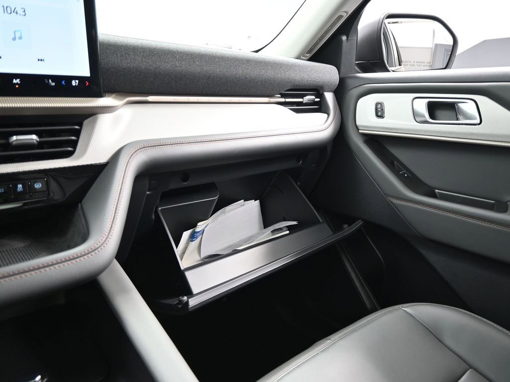 New 2025 Ford Explorer Active w/ Active Comfort Package image 30