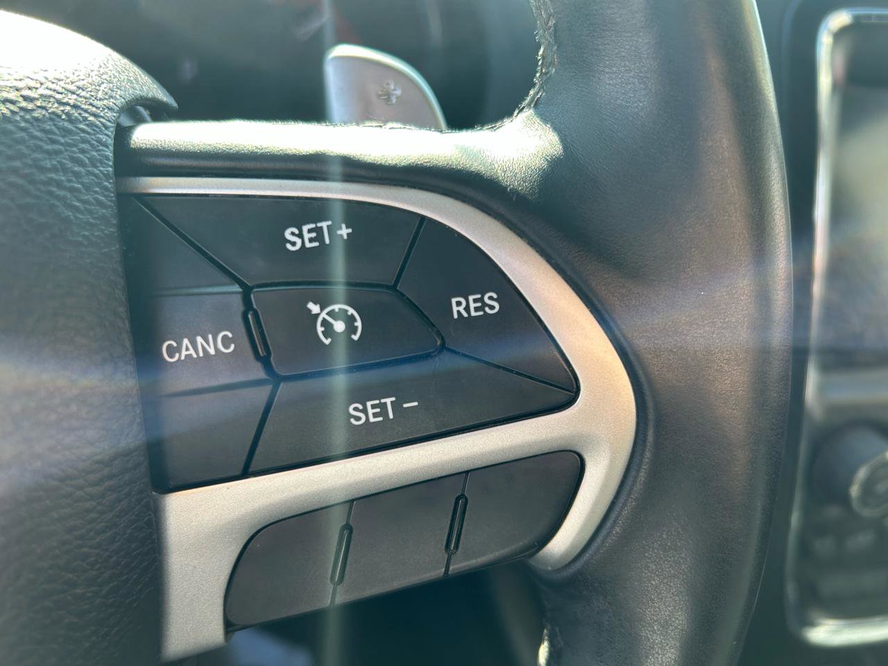 Used 2015 Dodge Durango Limited w/ Nav & Power Liftgate Group AWD/4WD image 19