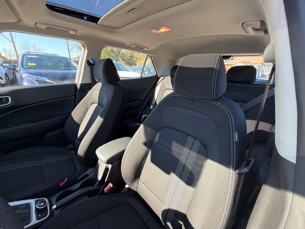 Used 2026 Hyundai Venue SEL FWD image 21