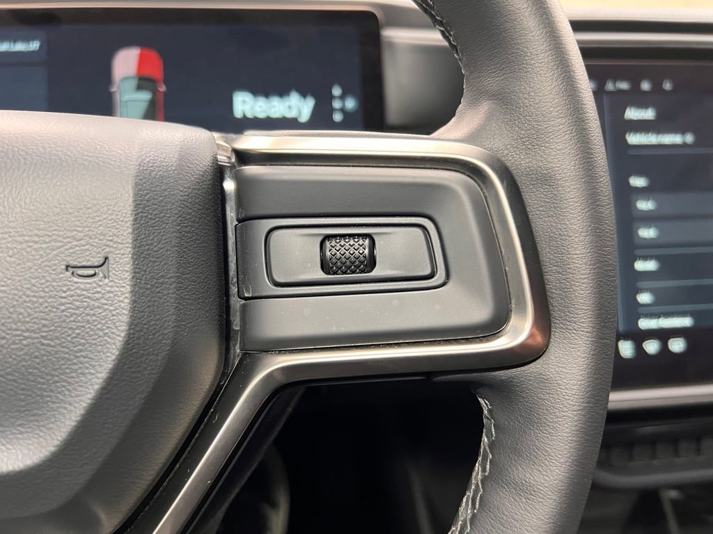 Used 2025 Rivian R1S Adventure image 18