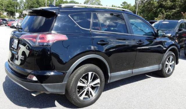 Used 2018 Toyota RAV4 XLE w/ Plus Extra Value Package image 11