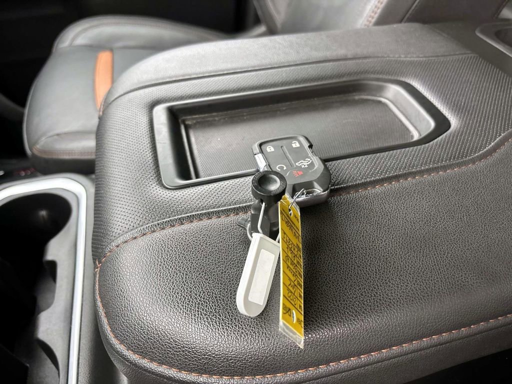 Used 2022 GMC Sierra 3500 AT4 image 34