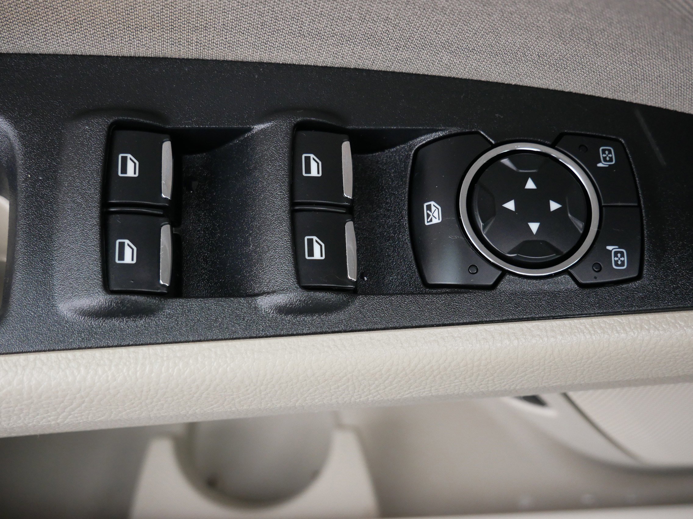 Used 2019 Ford Fusion SE image 20