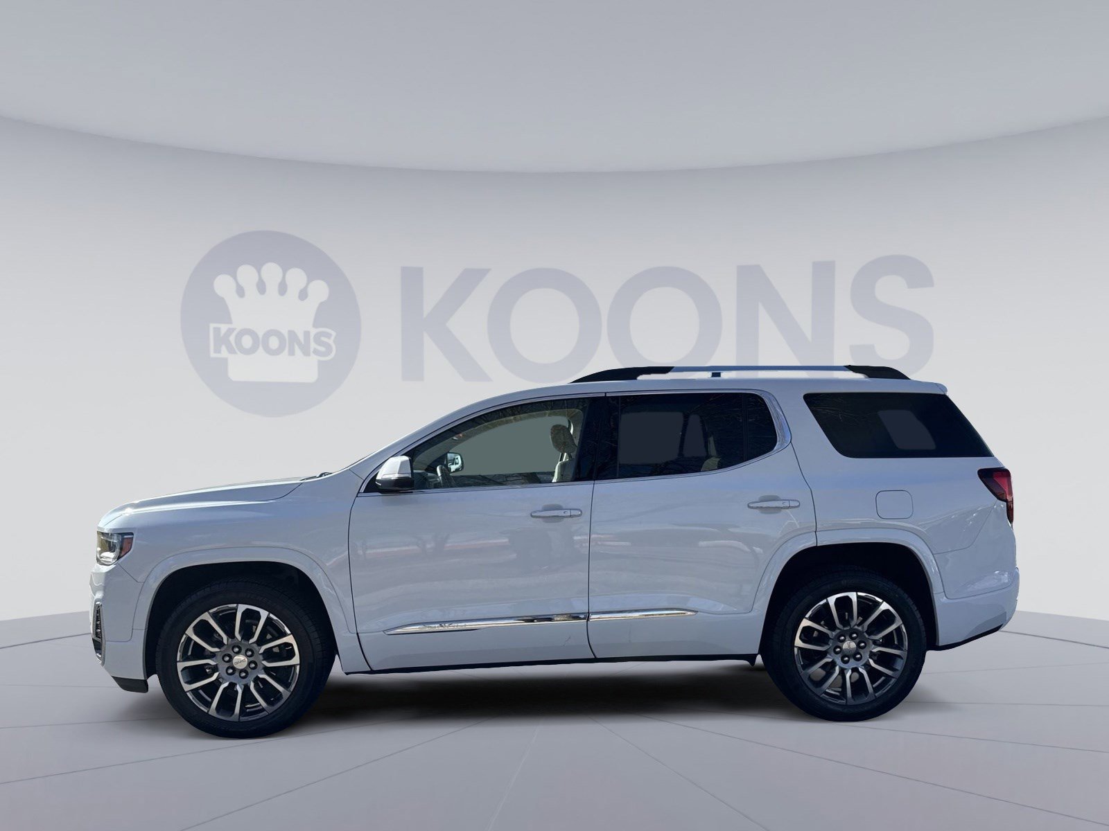 Used 2023 GMC Acadia Denali w/ Denali Ultimate Package image 2