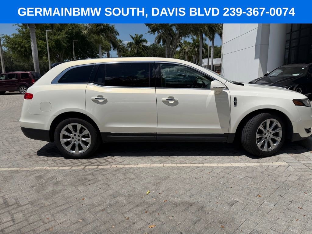 Used 2013 Lincoln MKT AWD image 10