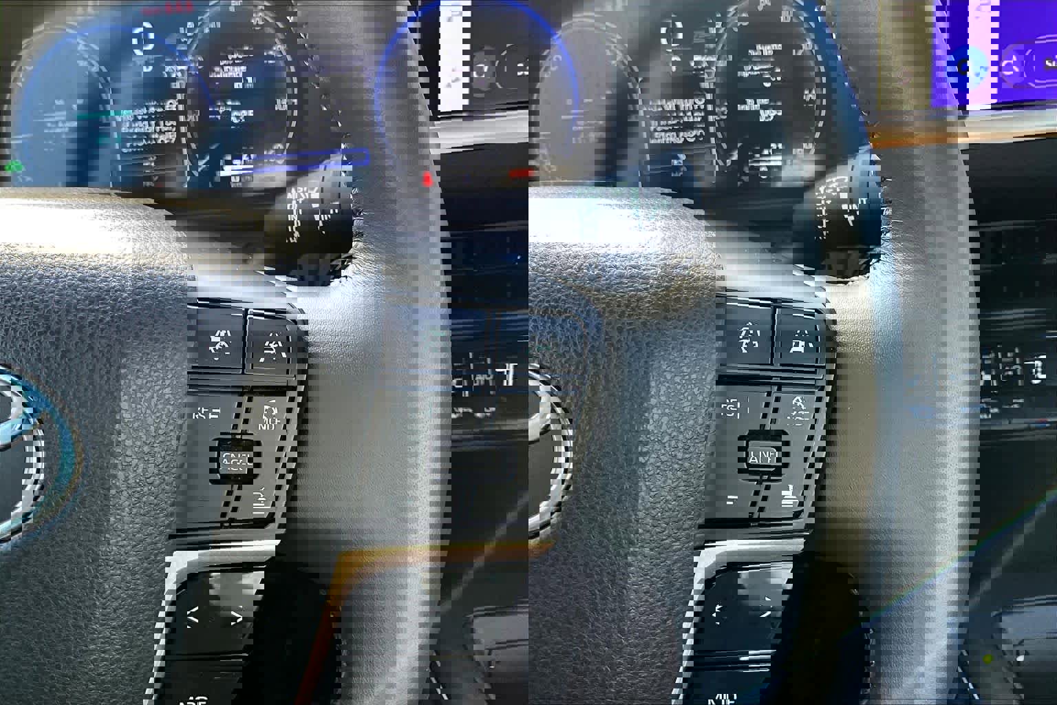 Used 2023 Toyota Crown XLE image 23