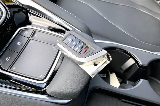Used 2025 Acura RDX SH-AWD image 11