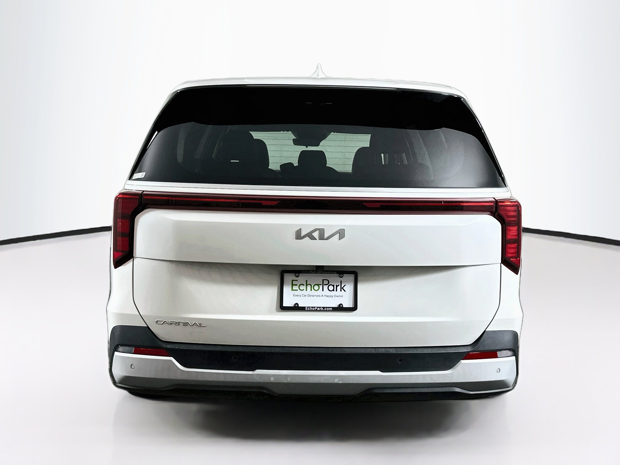 Used 2025 Kia Carnival FWD image 7