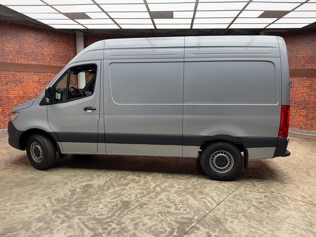 Used 2025 Mercedes-Benz Sprinter 2500 image 2