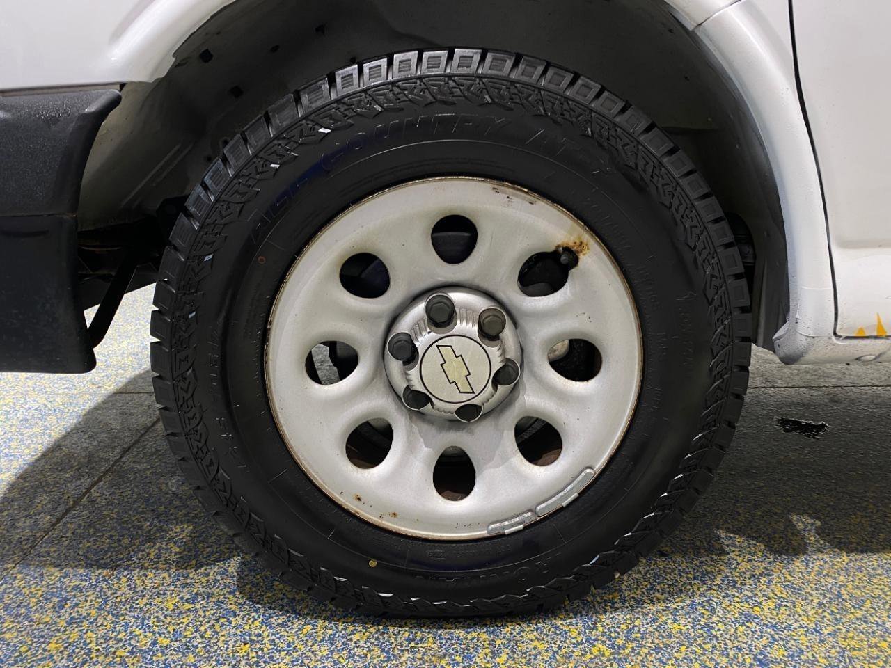 Used 2013 Chevrolet Express 1500 RWD image 19