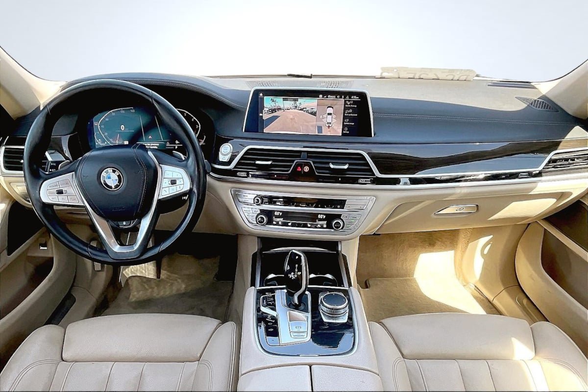 Used 2021 BMW 740i RWD image 16