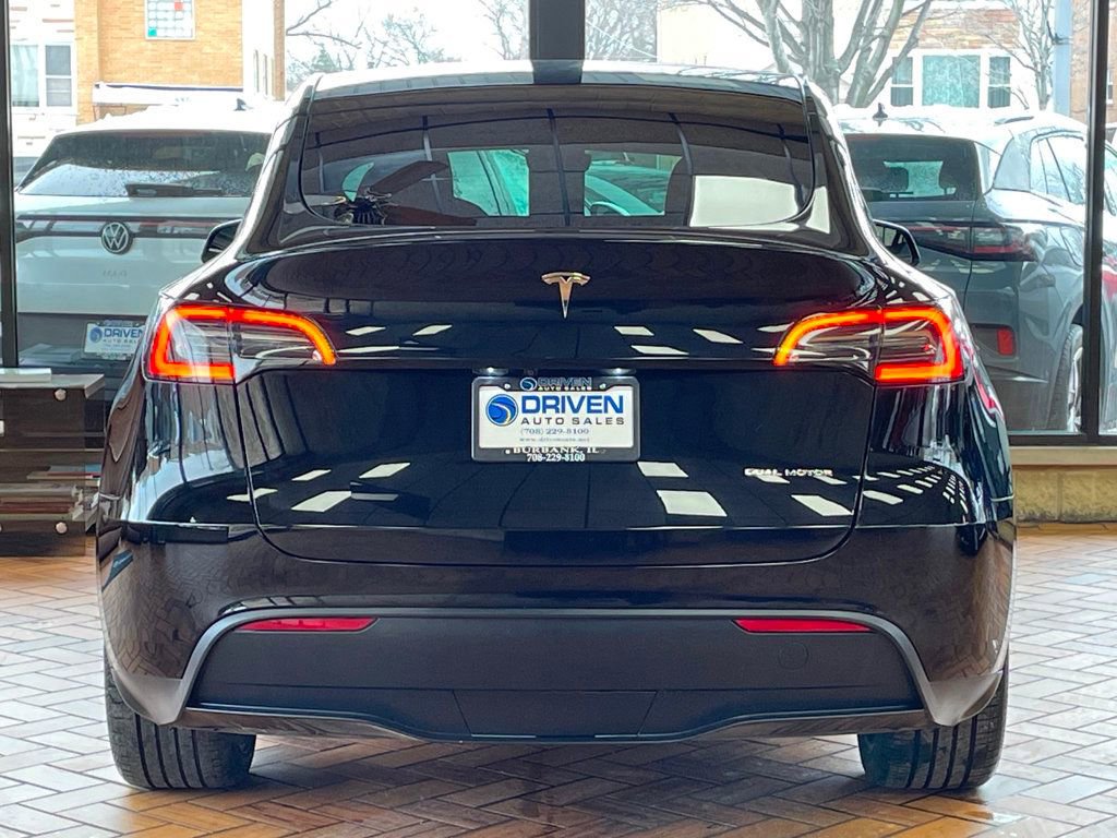 Used 2023 Tesla Model Y Long Range image 9