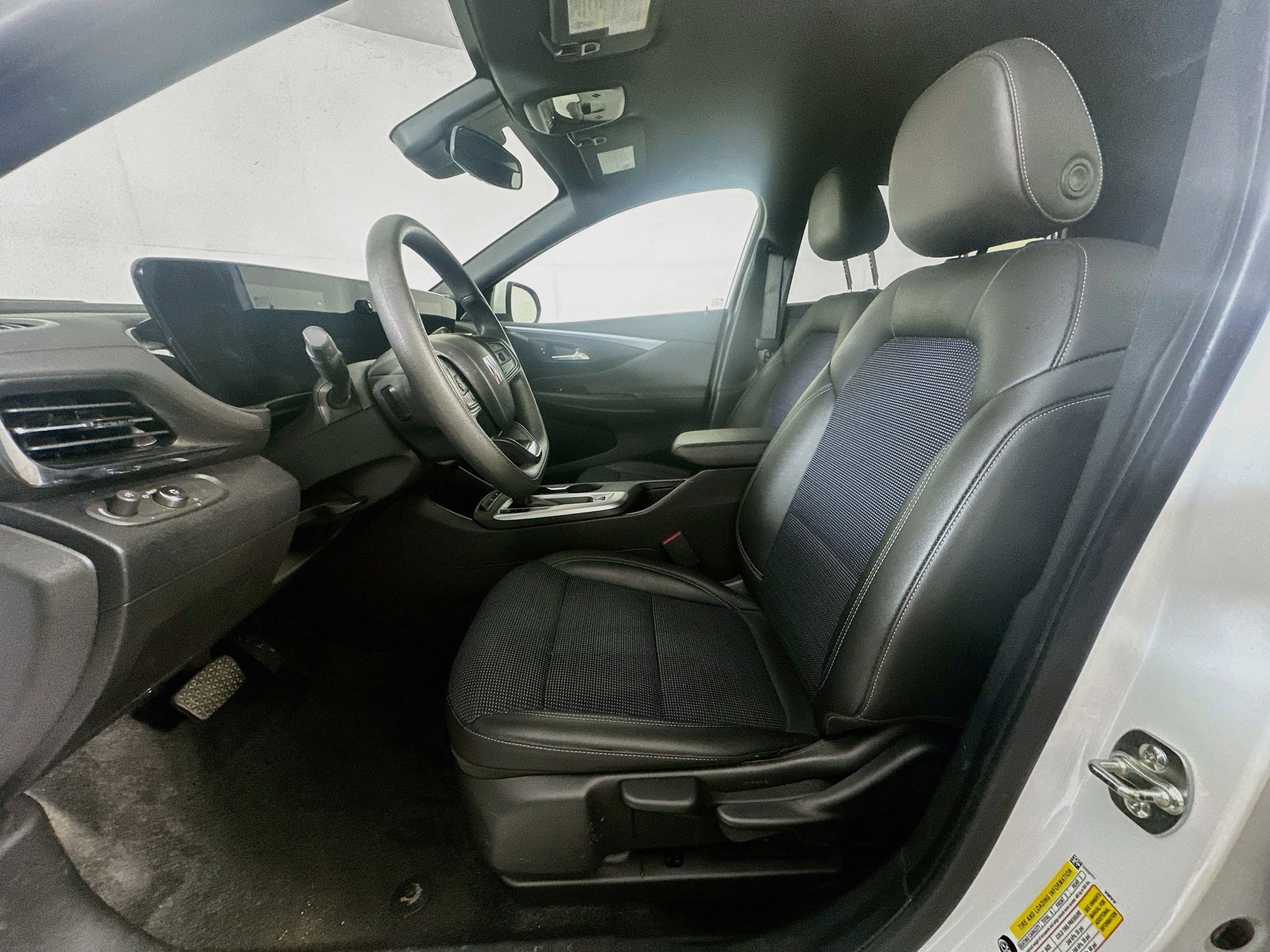 Used 2025 Buick Envista Preferred FWD image 13