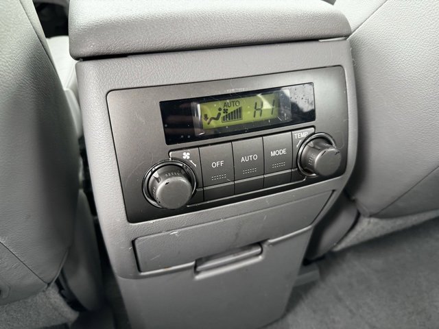Used 2010 Toyota Highlander Limited image 9