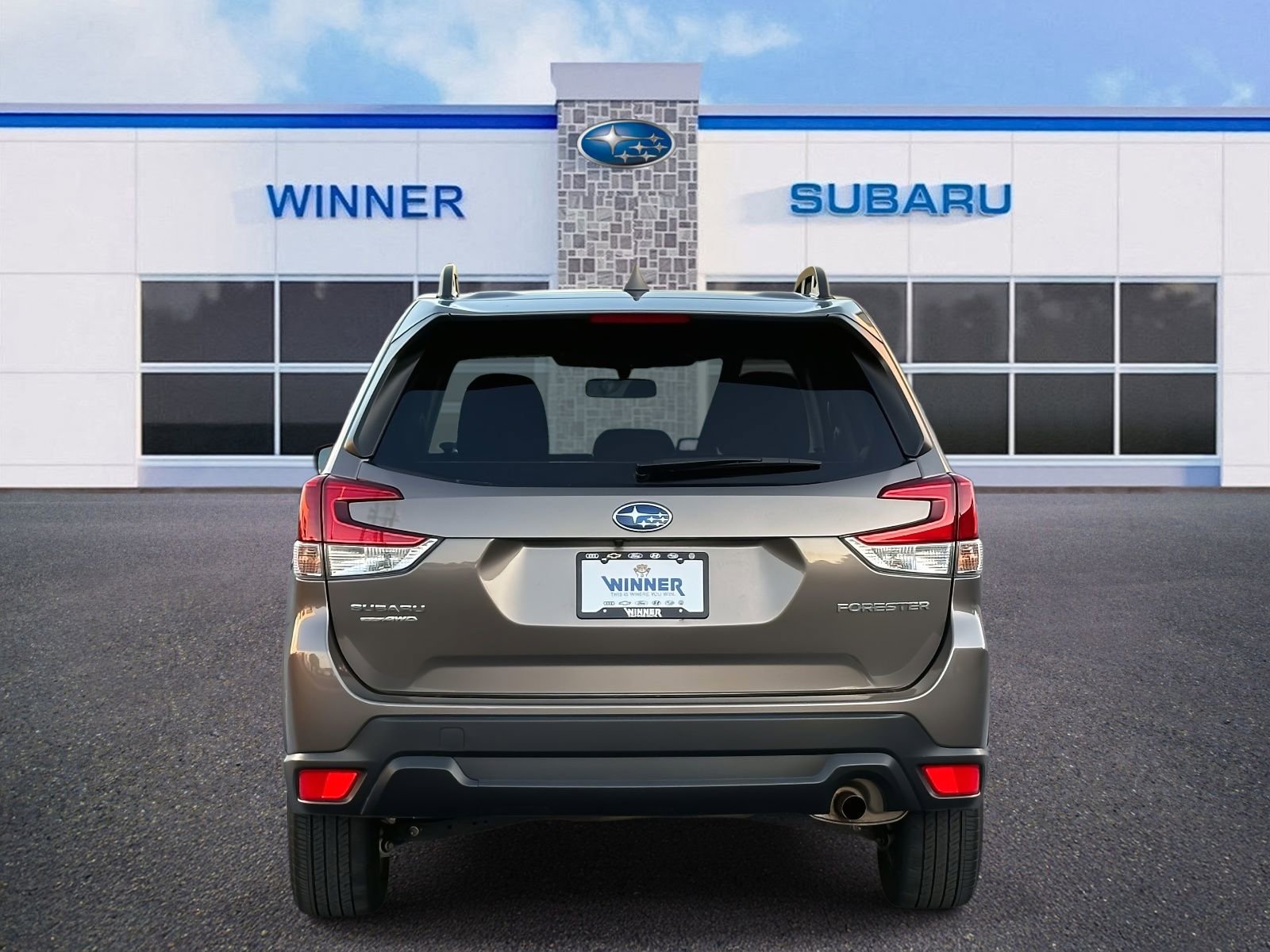 Used 2023 Subaru Forester Premium image 4