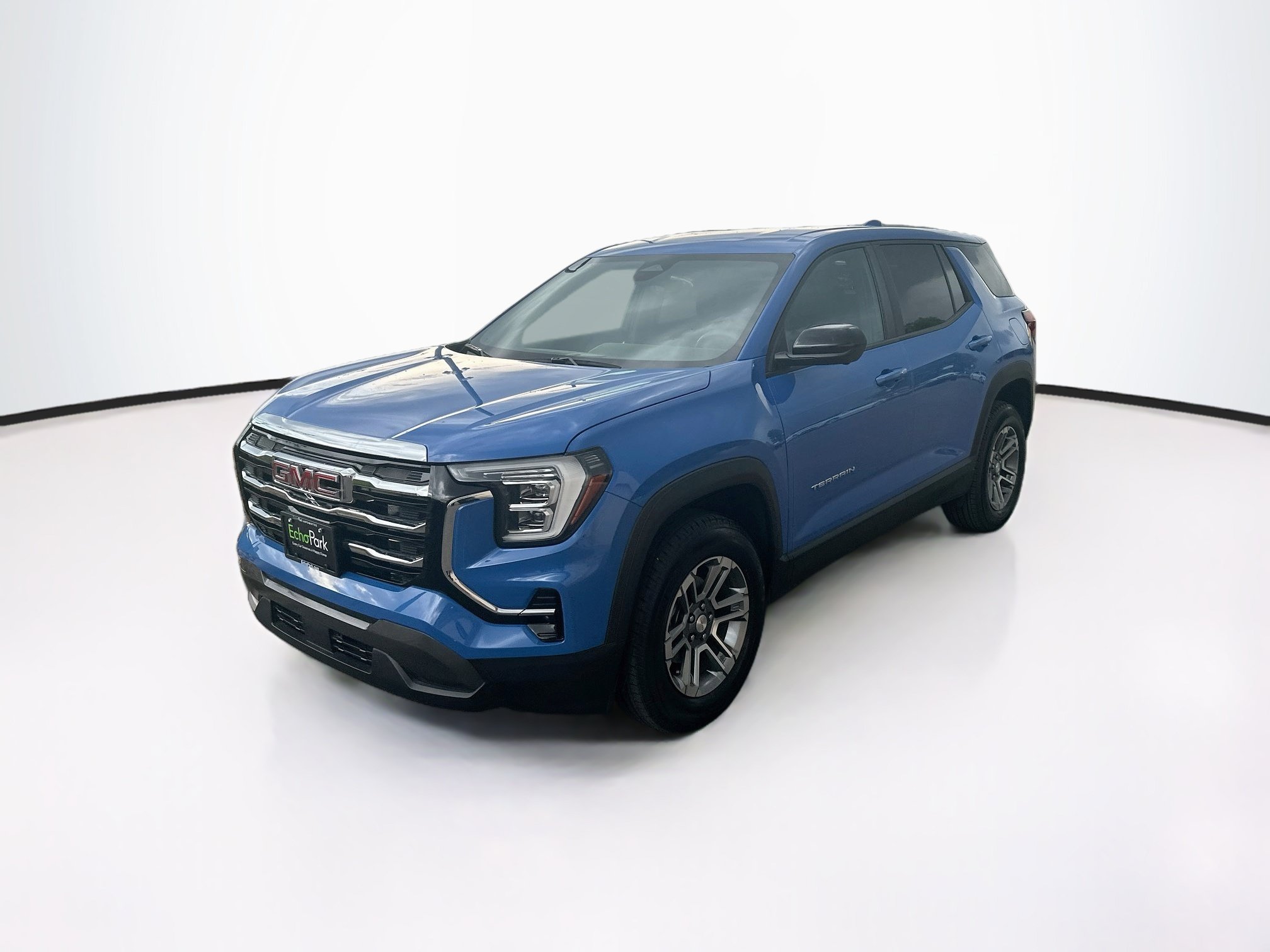 Used 2025 GMC Terrain Elevation w/ Technology Package II AWD/4WD image 3