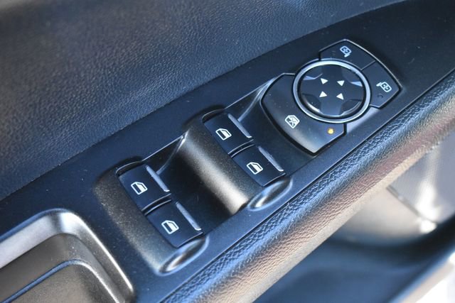 Used 2017 Ford Fusion SE w/ Fusion SE Technology Package image 19
