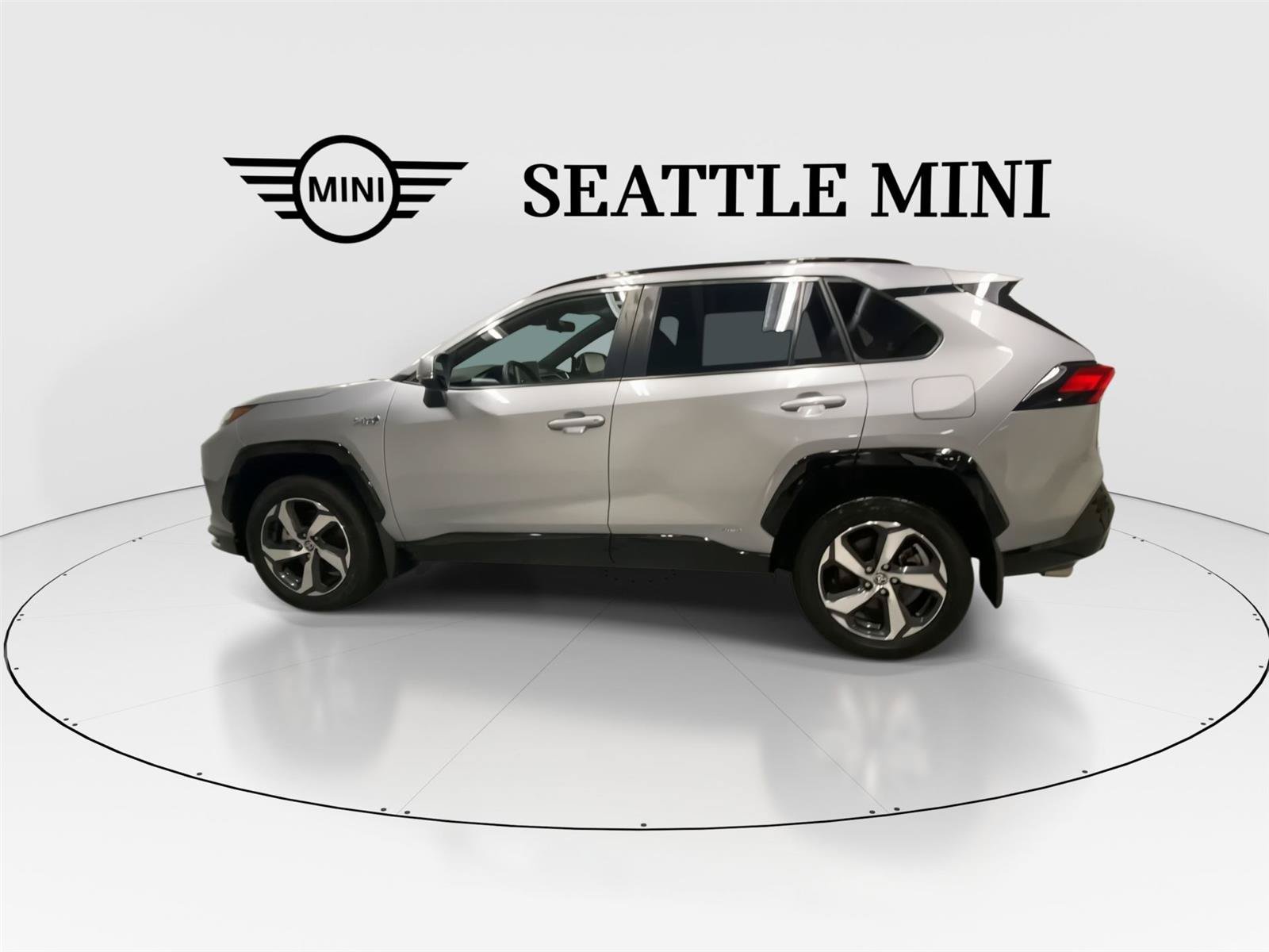 Used 2023 Toyota RAV4 SE w/ Weather & Moonroof Package AWD/4WD image 6