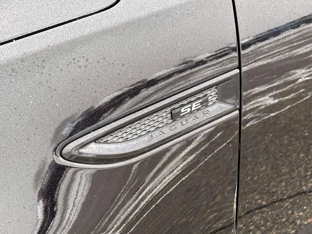 Used 2020 Jaguar E-PACE SE image 9