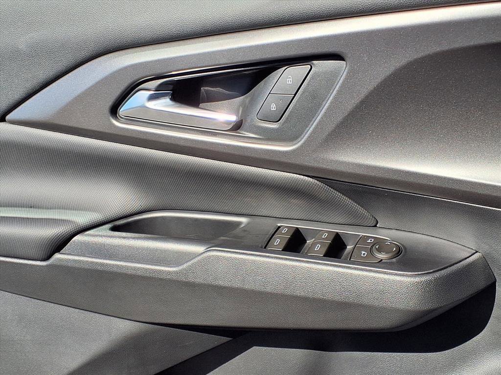 New 2026 Chevrolet Equinox EV LT image 15