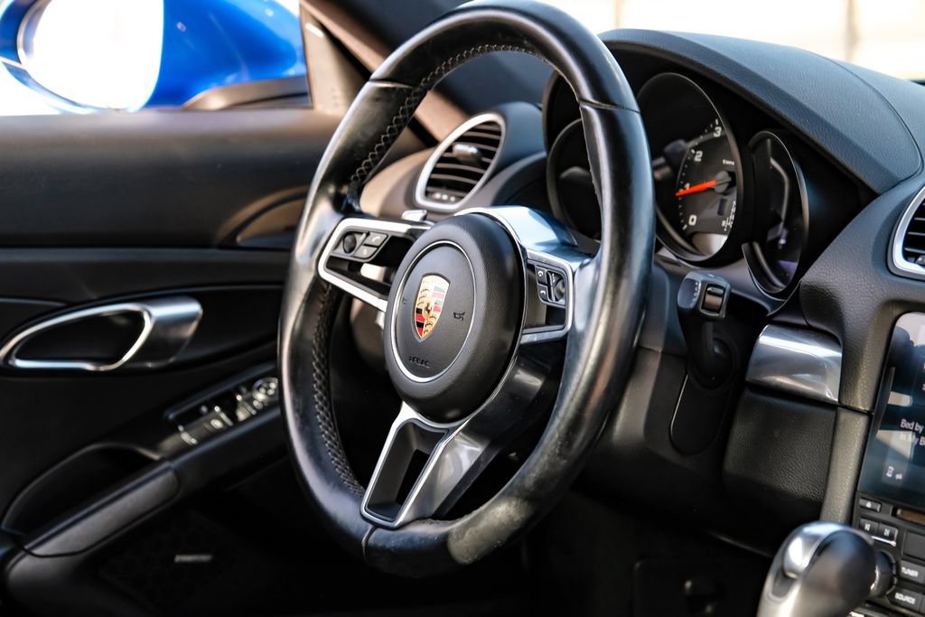 Used 2017 Porsche 718 Cayman RWD image 11