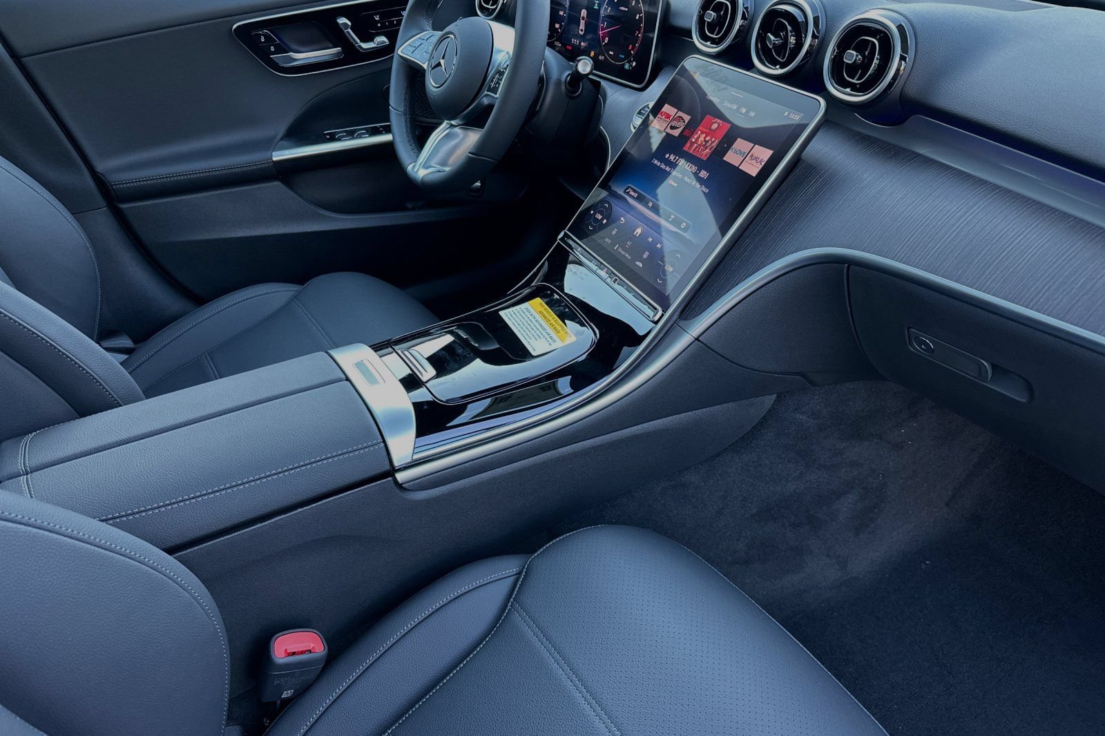 New 2025 Mercedes-Benz C 300 Sedan image 18