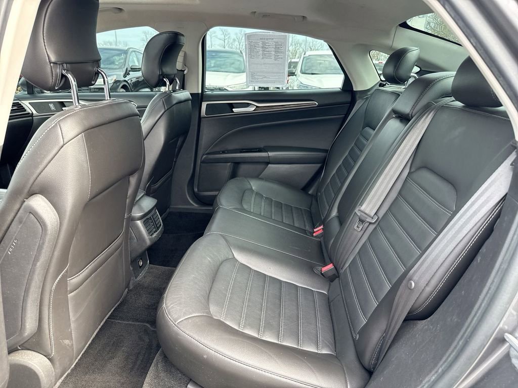 Used 2014 Ford Fusion SE w/ Equipment Group 202A image 22