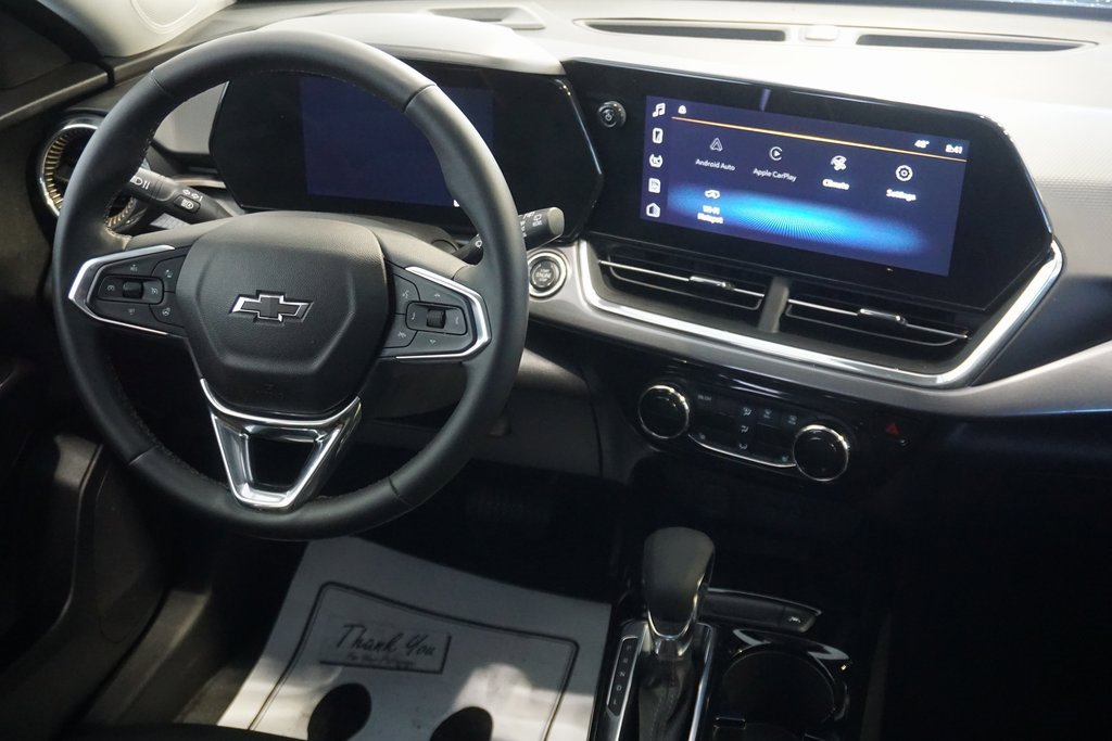 Used 2025 Chevrolet Trax ACTIV w/ Sunroof Package image 30
