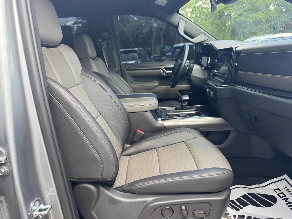 Used 2023 Chevrolet Silverado 1500 ZR2 AWD/4WD image 9
