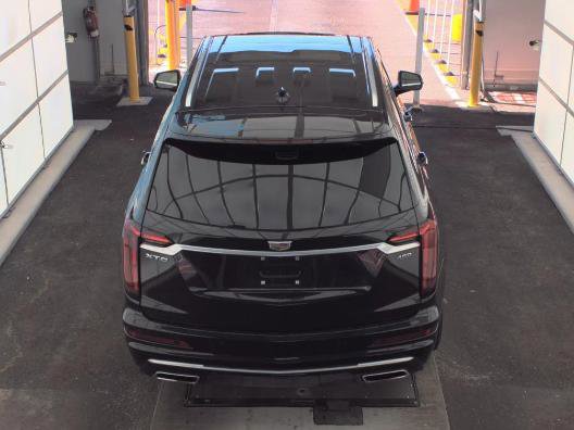 Used 2021 Cadillac XT6 Premium Luxury FWD image 6