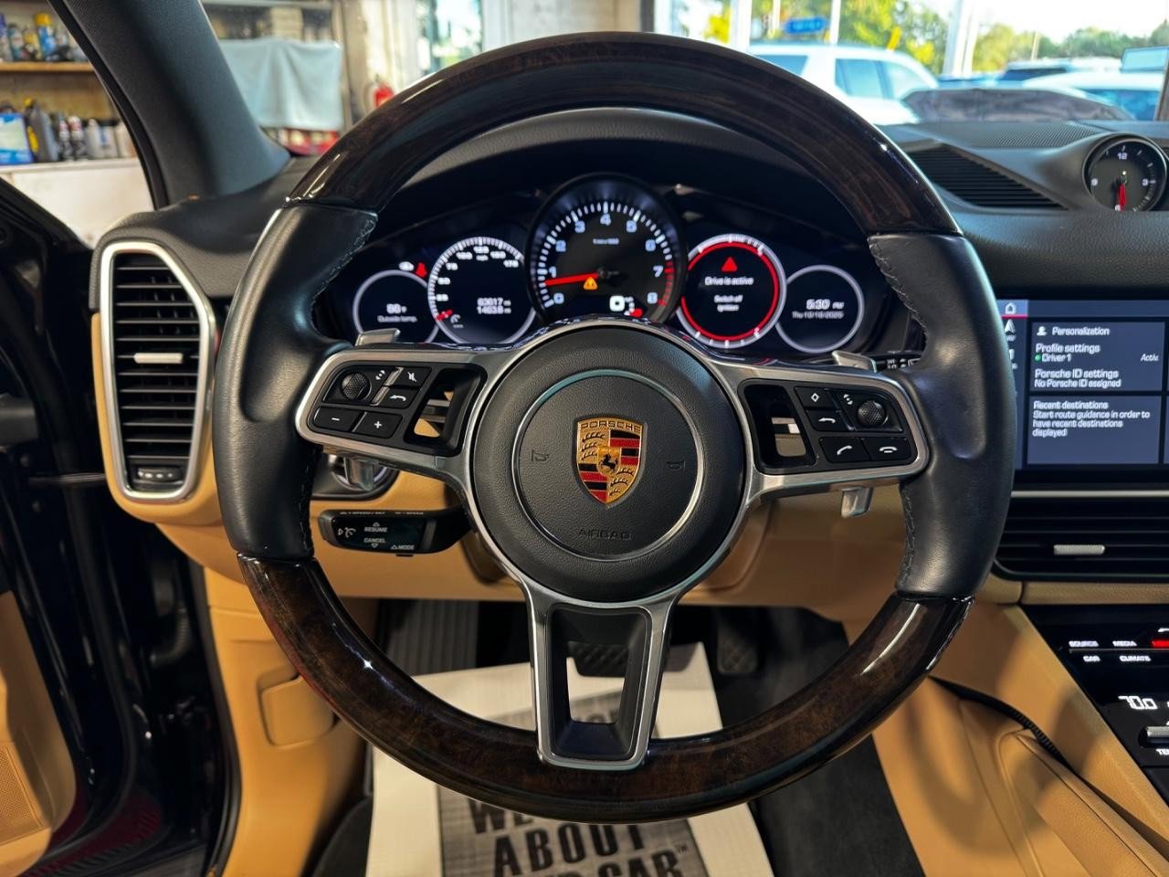 Used 2019 Porsche Cayenne AWD image 18