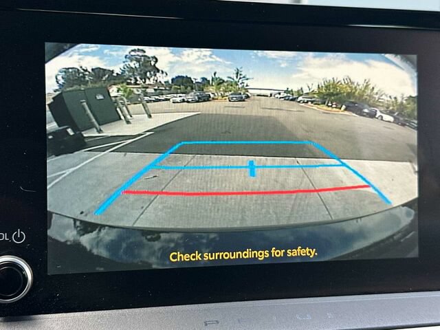 Used 2024 Toyota Prius LE FWD image 22