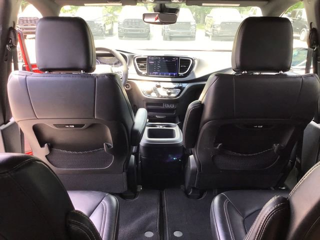 Used 2017 Chrysler Pacifica Touring-L FWD image 46