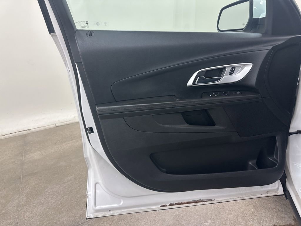 Used 2017 Chevrolet Equinox LT w/ Convenience Package image 30