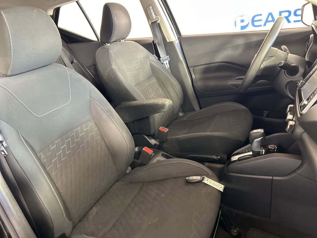 Used 2021 Nissan Kicks S image 31
