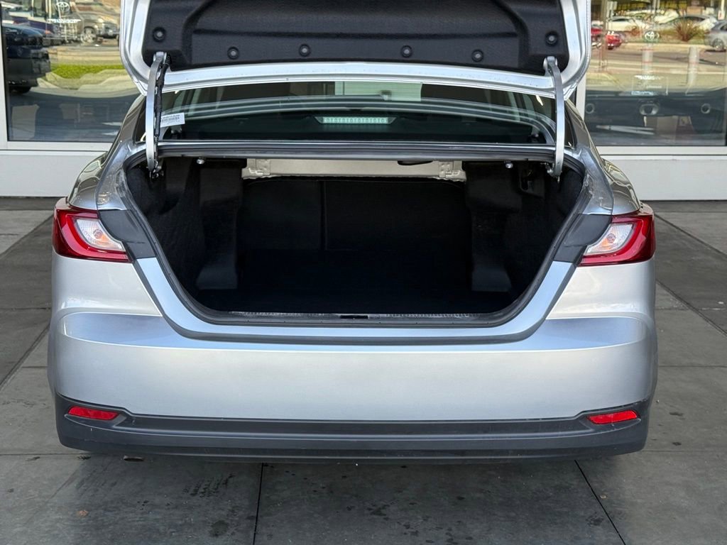 Used 2025 Toyota Camry LE image 14