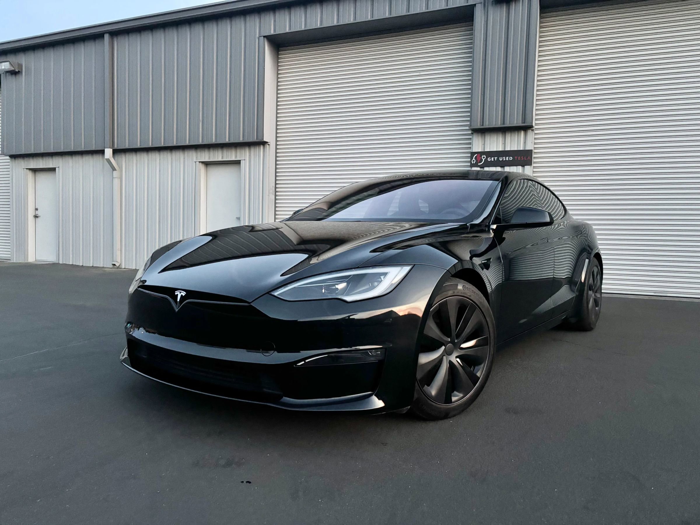 Used 2023 Tesla Model S Standard Range image 4