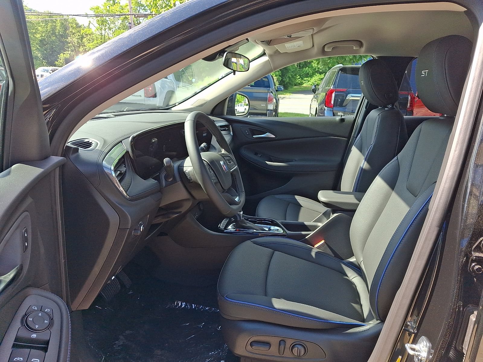 New 2026 Buick Encore GX Sport Touring w/ Comfort Package AWD/4WD image 13