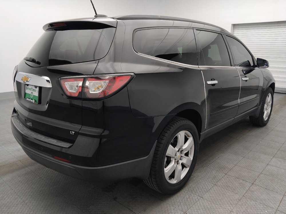 Used 2017 Chevrolet Traverse LT w/ Style and Technology Package FWD image 9